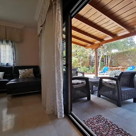 Townhouse La Duquesa 49 * אדחה